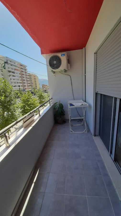 Saimir Apartaments فلورا المظهر الخارجي الصورة